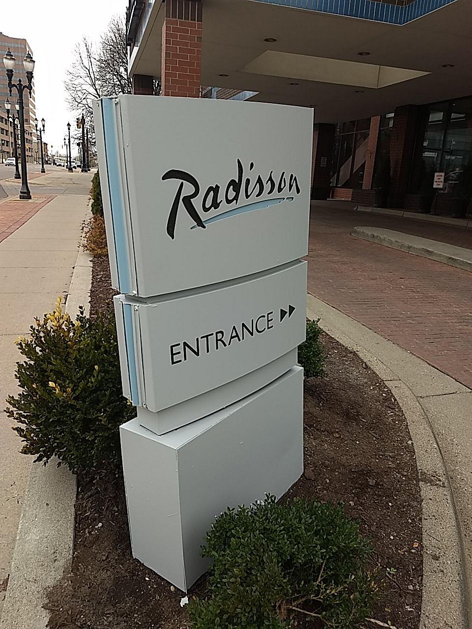Radisson Directional "Entrance" Sign with arrow