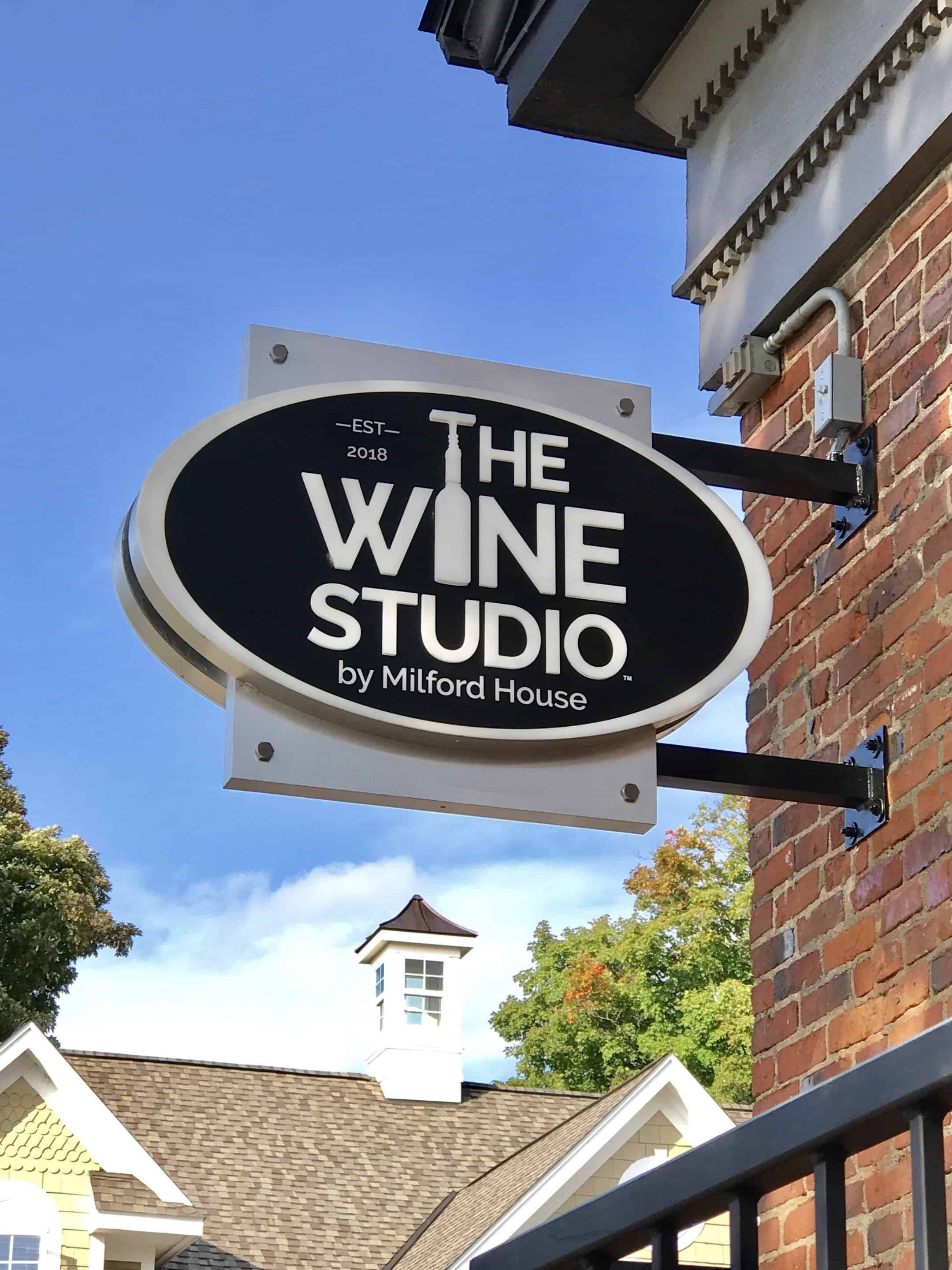 The Wine Studio - Blade Sign2